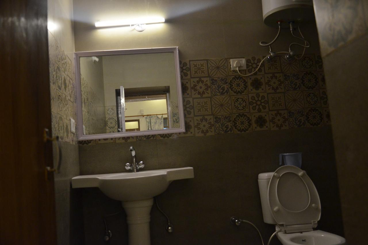 Clarks Hotel Мусори Екстериор снимка