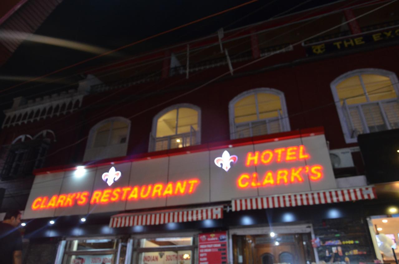 Clarks Hotel Мусори Екстериор снимка