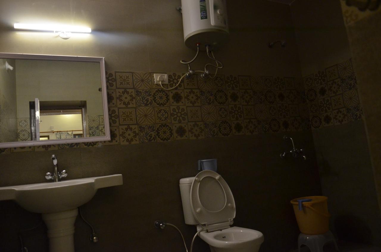 Clarks Hotel Мусори Екстериор снимка