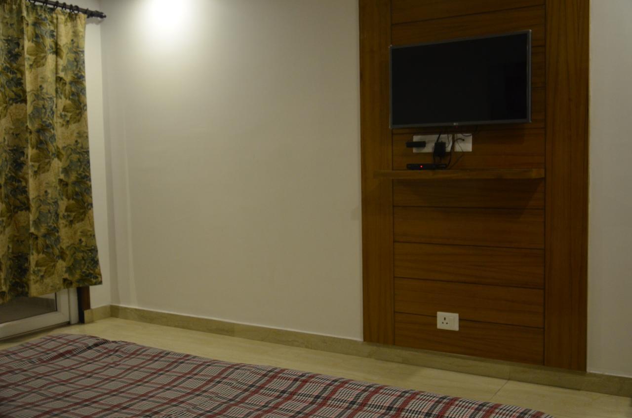 Clarks Hotel Мусори Екстериор снимка